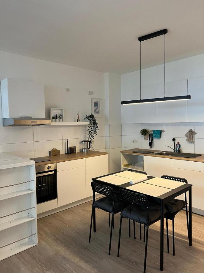 Luxurioeses Apartment Fuer 4 Personen, Neubau, Parkplatz Free 波鸿 外观 照片