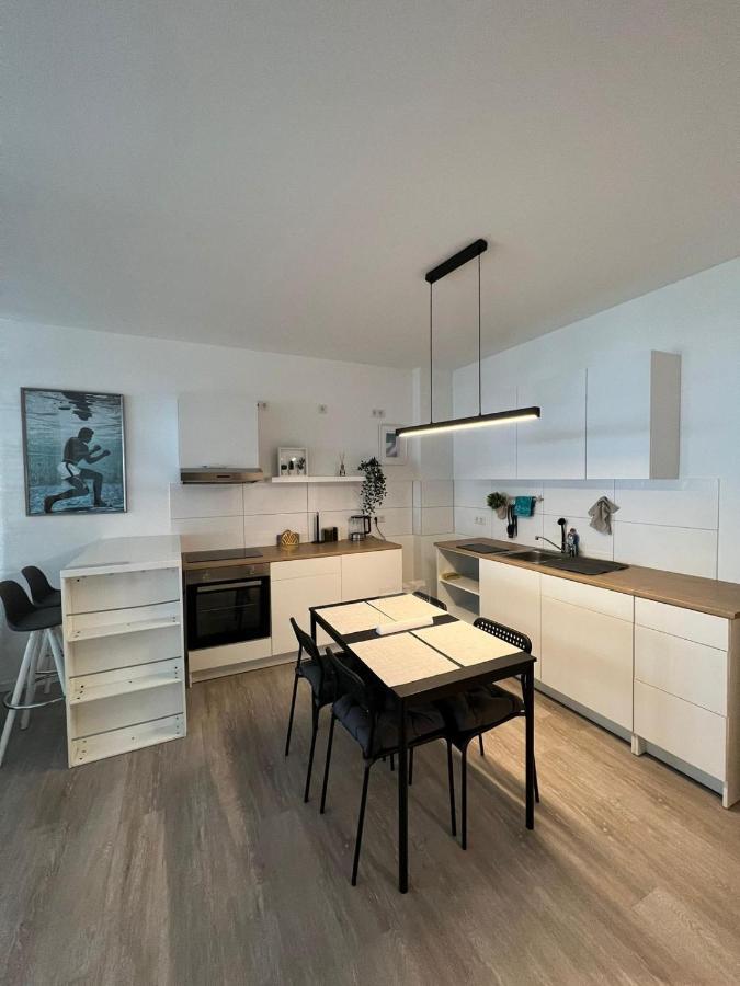 Luxurioeses Apartment Fuer 4 Personen, Neubau, Parkplatz Free 波鸿 外观 照片