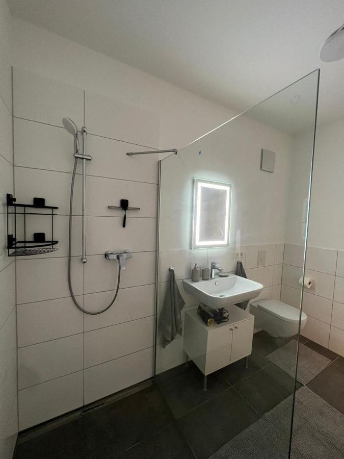 Luxurioeses Apartment Fuer 4 Personen, Neubau, Parkplatz Free 波鸿 外观 照片