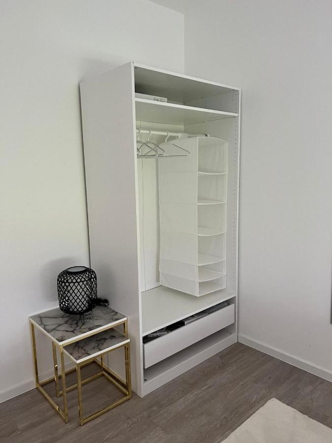 Luxurioeses Apartment Fuer 4 Personen, Neubau, Parkplatz Free 波鸿 外观 照片
