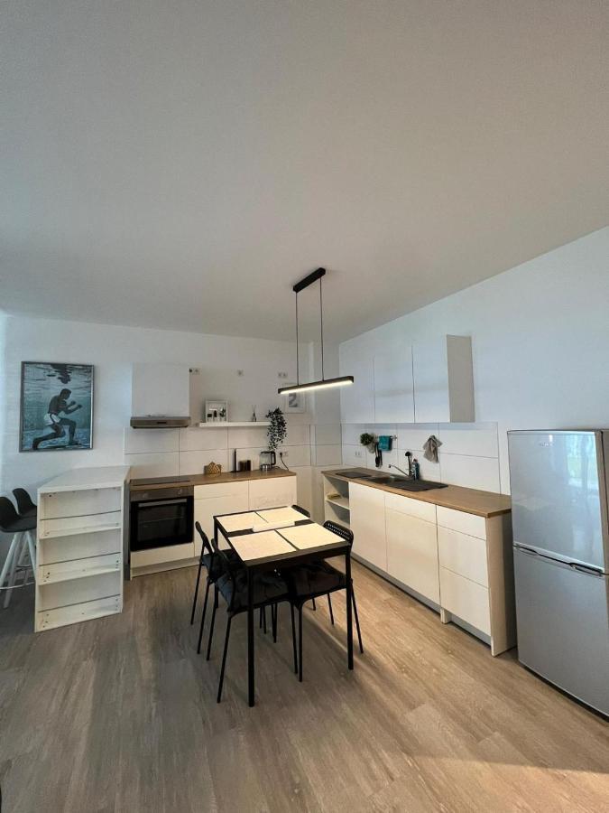 Luxurioeses Apartment Fuer 4 Personen, Neubau, Parkplatz Free 波鸿 外观 照片